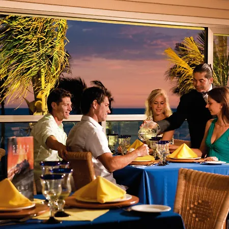 Hotel Riu Emerald Bay-2